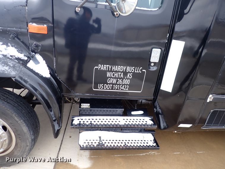 image for item DJ0042 2000 El Dorado 3400  party bus