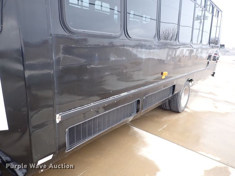 image for item DJ0042 2000 El Dorado 3400  party bus