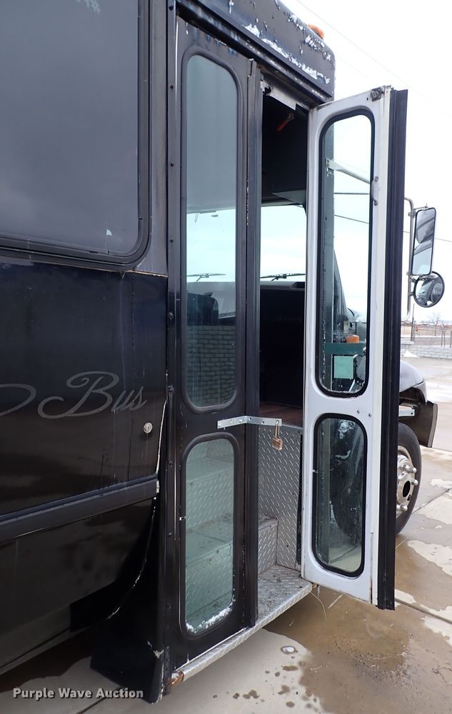 image for item DJ0042 2000 El Dorado 3400  party bus