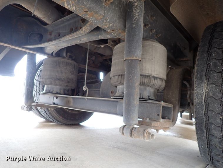 image for item DJ0042 2000 El Dorado 3400  party bus