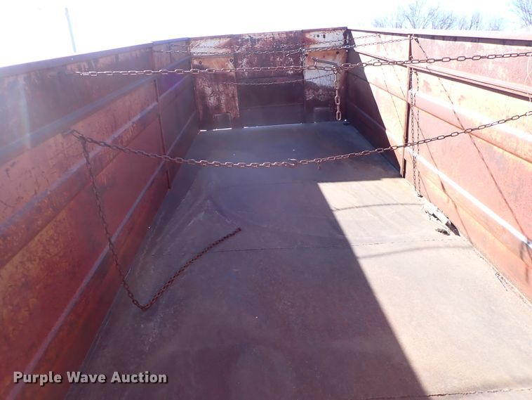 image for item DJ0069 Steel dump bed with chassis