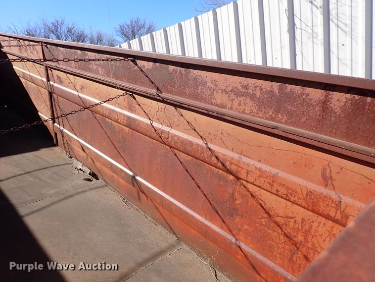 image for item DJ0069 Steel dump bed with chassis