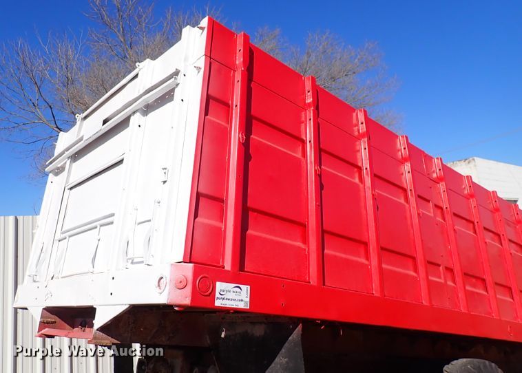 image for item DJ0069 Steel dump bed with chassis