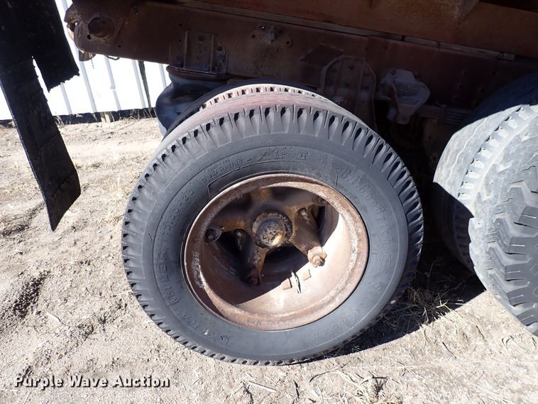 image for item DJ0069 Steel dump bed with chassis