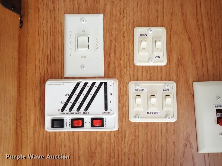 image for item DJ0094 2008 Heartland Big Horn  camper