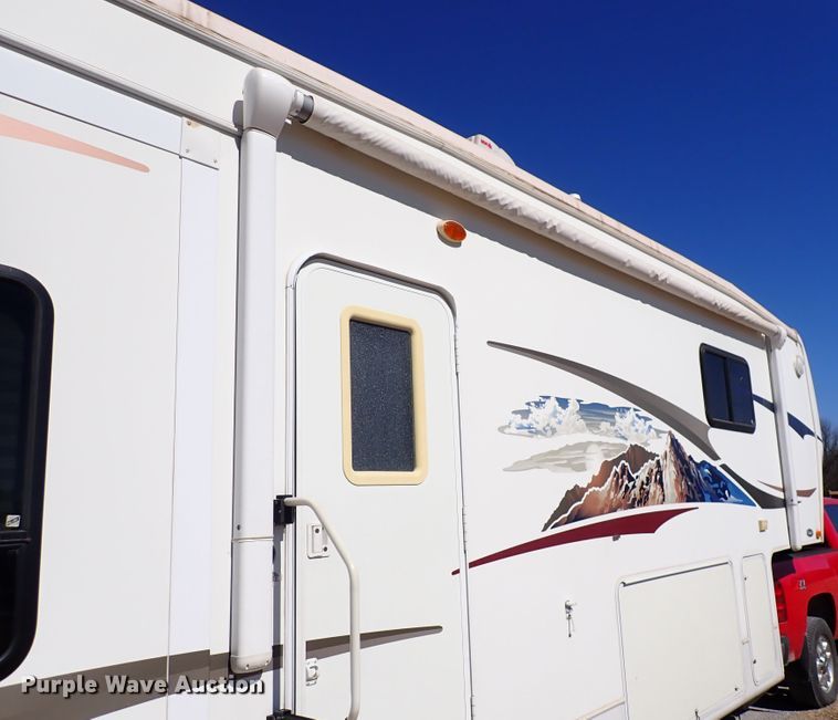 image for item DJ0094 2008 Heartland Big Horn  camper