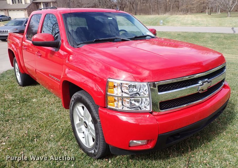 image for item DJ0209 2007 Chevrolet Silverado 1500  Crew Cab pickup truck