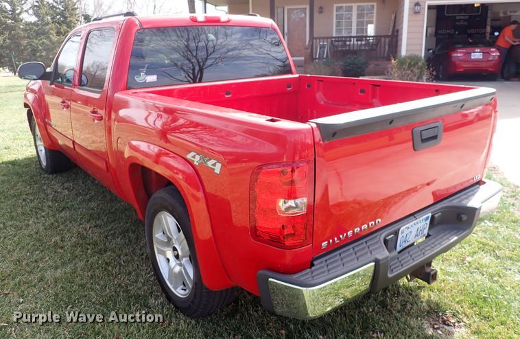 image for item DJ0209 2007 Chevrolet Silverado 1500  Crew Cab pickup truck