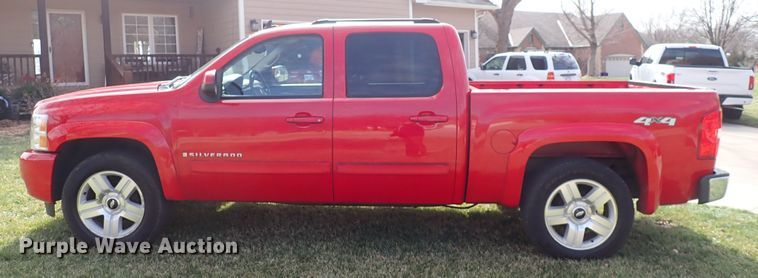 image for item DJ0209 2007 Chevrolet Silverado 1500  Crew Cab pickup truck