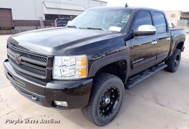 image for item DJ0230 2012 Chevrolet Silverado 1500  Crew Cab pickup truck