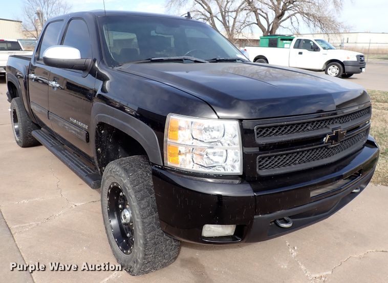 image for item DJ0230 2012 Chevrolet Silverado 1500  Crew Cab pickup truck