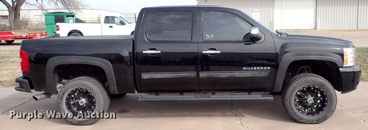 image for item DJ0230 2012 Chevrolet Silverado 1500  Crew Cab pickup truck
