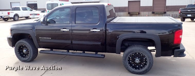 image for item DJ0230 2012 Chevrolet Silverado 1500  Crew Cab pickup truck