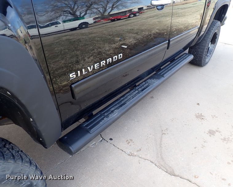 image for item DJ0230 2012 Chevrolet Silverado 1500  Crew Cab pickup truck