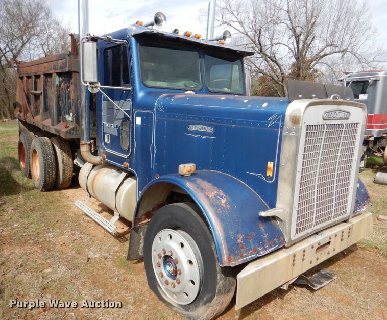 image for item DJ0390 1982 Freightliner FLC  dump truck