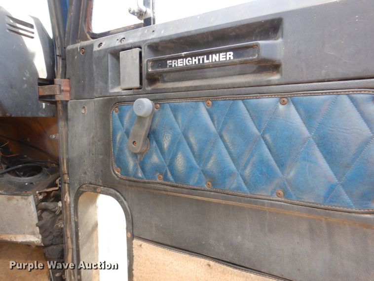 image for item DJ0390 1982 Freightliner FLC  dump truck