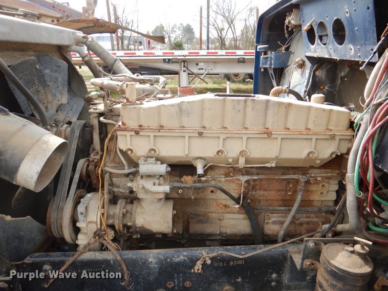 image for item DJ0390 1982 Freightliner FLC  dump truck