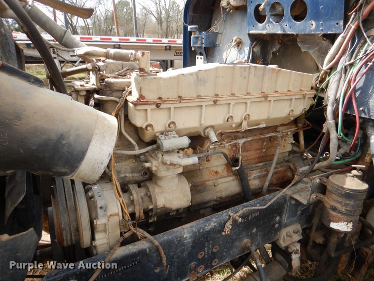 image for item DJ0390 1982 Freightliner FLC  dump truck