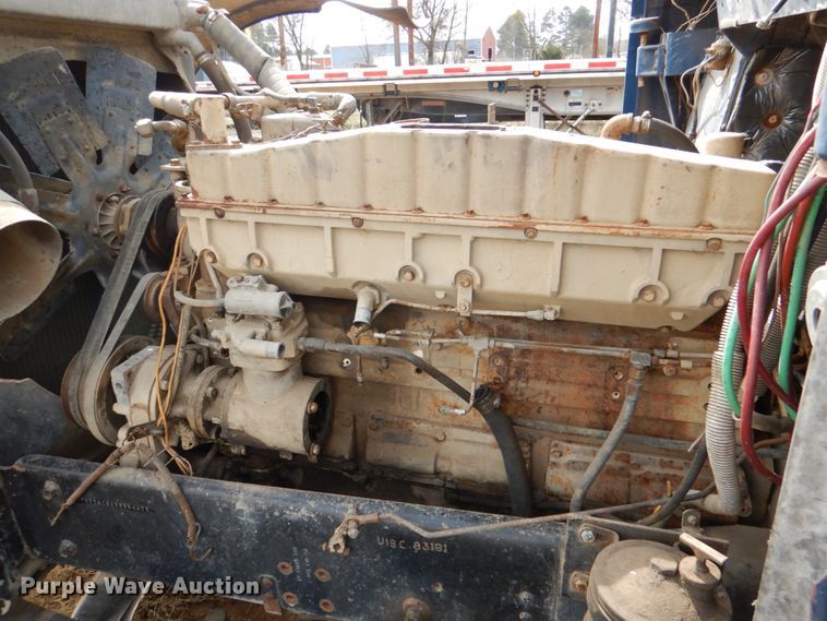 image for item DJ0390 1982 Freightliner FLC  dump truck