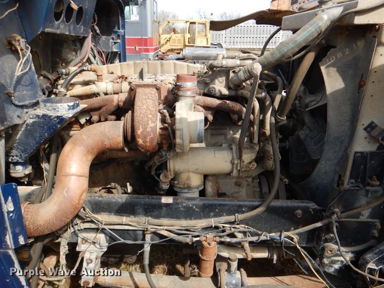 image for item DJ0390 1982 Freightliner FLC  dump truck