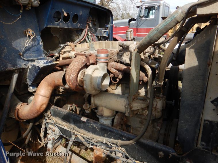 image for item DJ0390 1982 Freightliner FLC  dump truck