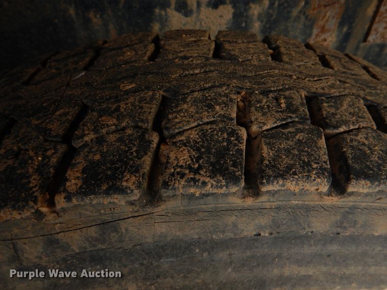 image for item DJ0390 1982 Freightliner FLC  dump truck