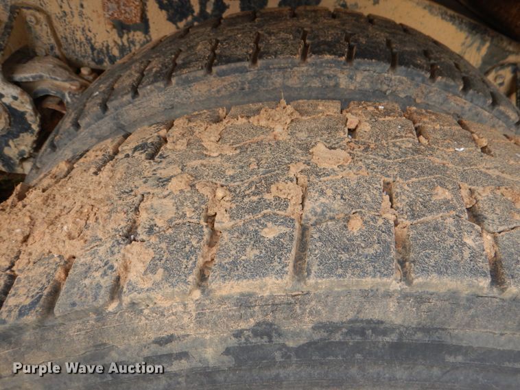 image for item DJ0390 1982 Freightliner FLC  dump truck