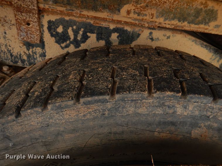 image for item DJ0390 1982 Freightliner FLC  dump truck