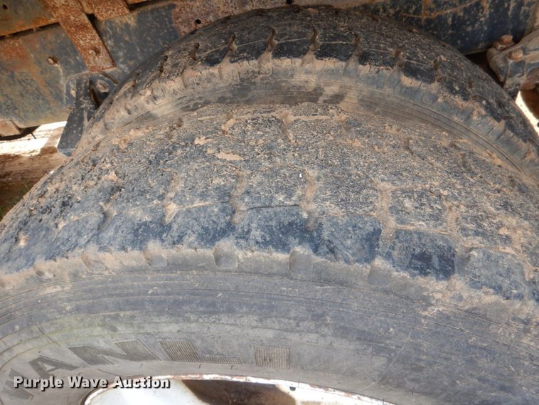 image for item DJ0390 1982 Freightliner FLC  dump truck