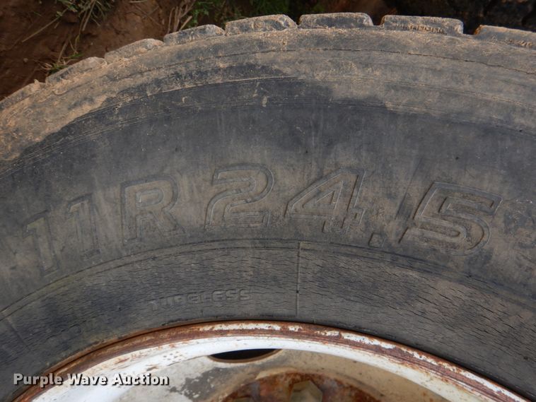 image for item DJ0390 1982 Freightliner FLC  dump truck