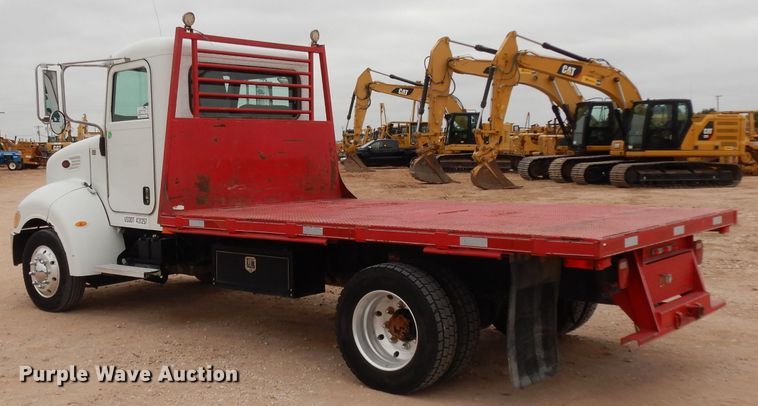 image for item DJ1070 2008 Peterbilt 325  flatbed truck