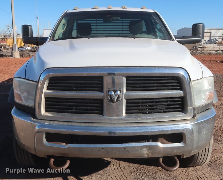 image for item DJ1858 2011 Dodge Ram 5500  flatbed truck