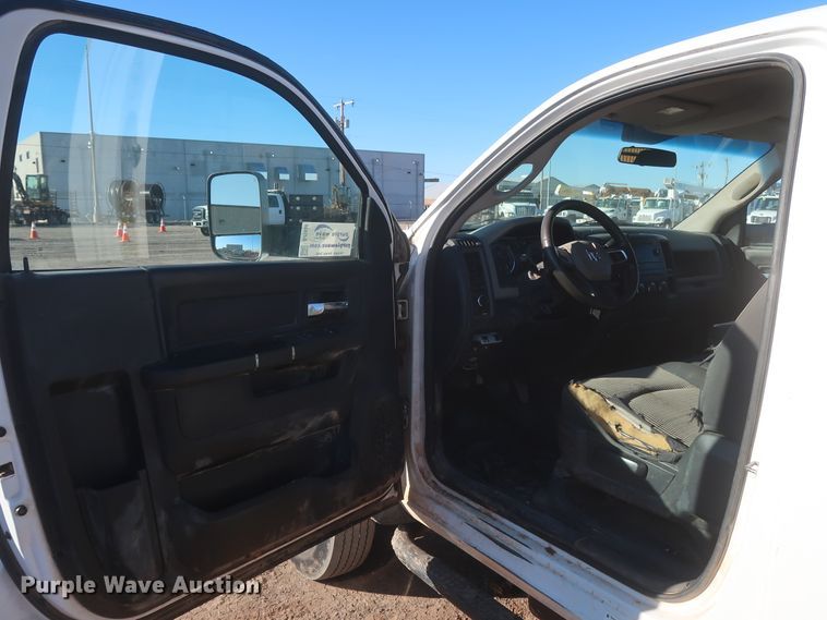 image for item DJ1858 2011 Dodge Ram 5500  flatbed truck