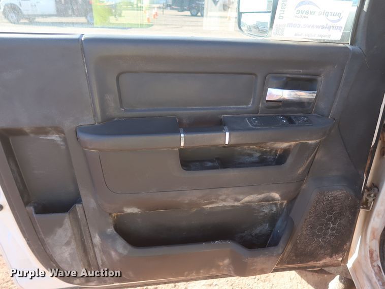 image for item DJ1858 2011 Dodge Ram 5500  flatbed truck