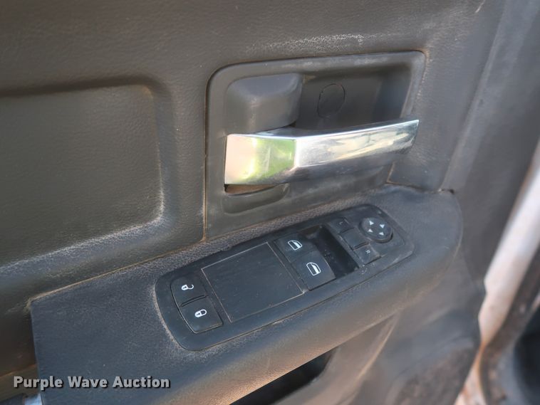 image for item DJ1858 2011 Dodge Ram 5500  flatbed truck