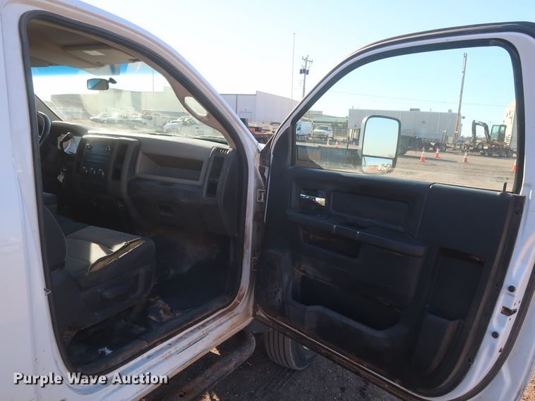 image for item DJ1858 2011 Dodge Ram 5500  flatbed truck