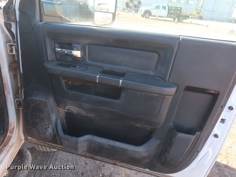 image for item DJ1858 2011 Dodge Ram 5500  flatbed truck