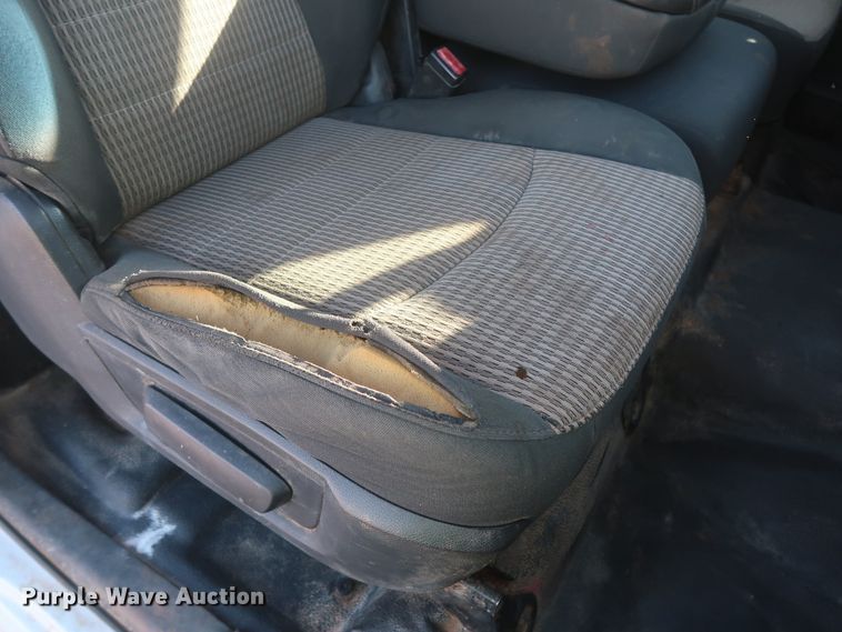 image for item DJ1858 2011 Dodge Ram 5500  flatbed truck