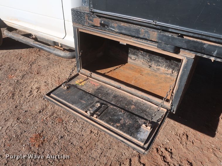 image for item DJ1858 2011 Dodge Ram 5500  flatbed truck