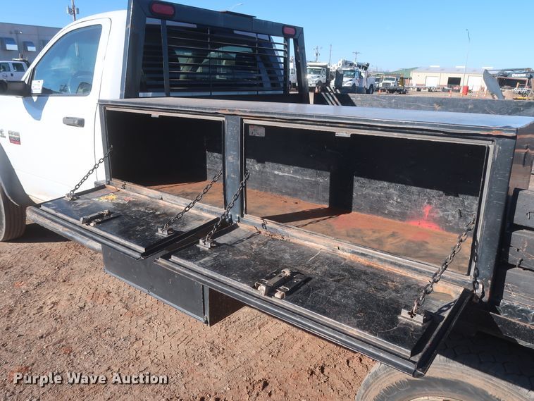 image for item DJ1858 2011 Dodge Ram 5500  flatbed truck