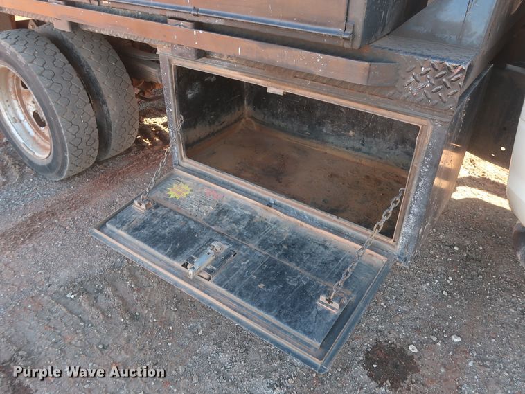 image for item DJ1858 2011 Dodge Ram 5500  flatbed truck