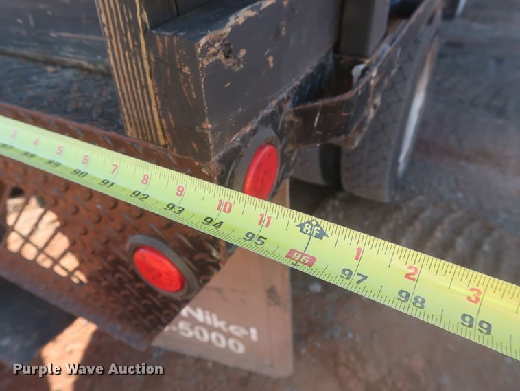 image for item DJ1858 2011 Dodge Ram 5500  flatbed truck