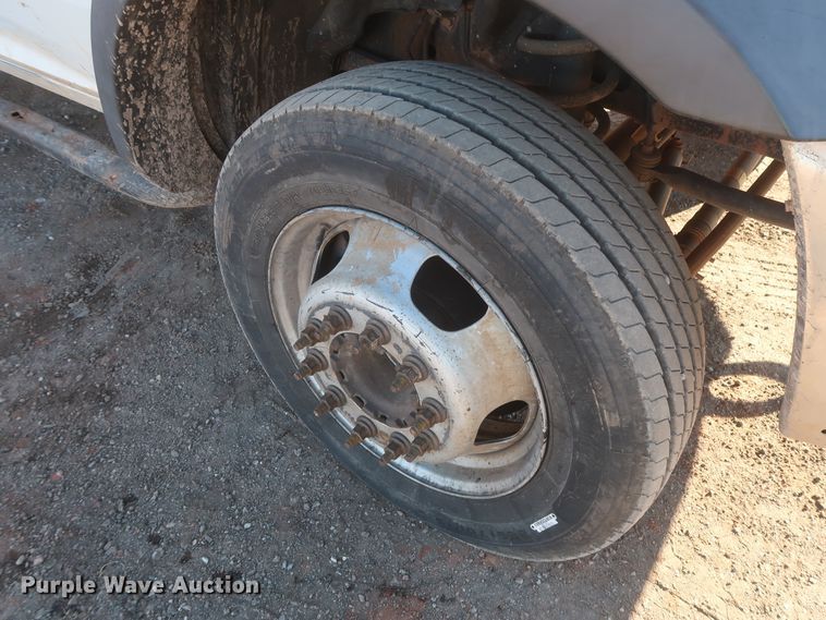 image for item DJ1858 2011 Dodge Ram 5500  flatbed truck