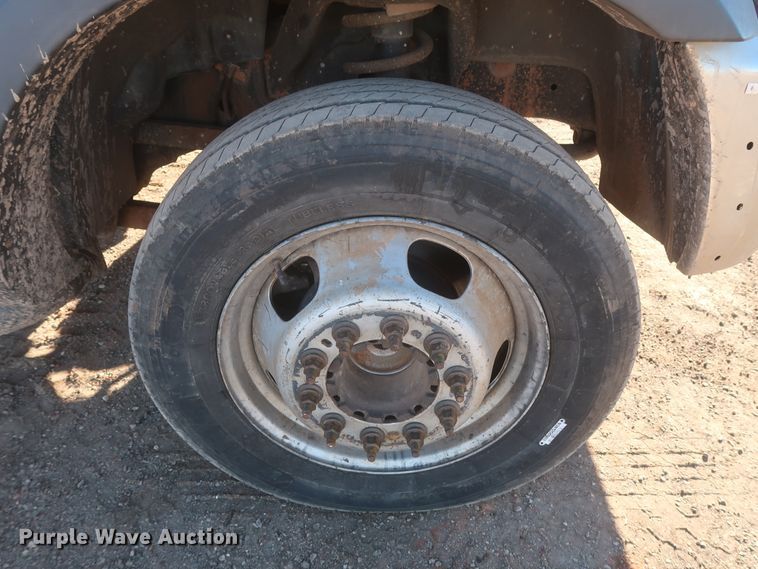 image for item DJ1858 2011 Dodge Ram 5500  flatbed truck