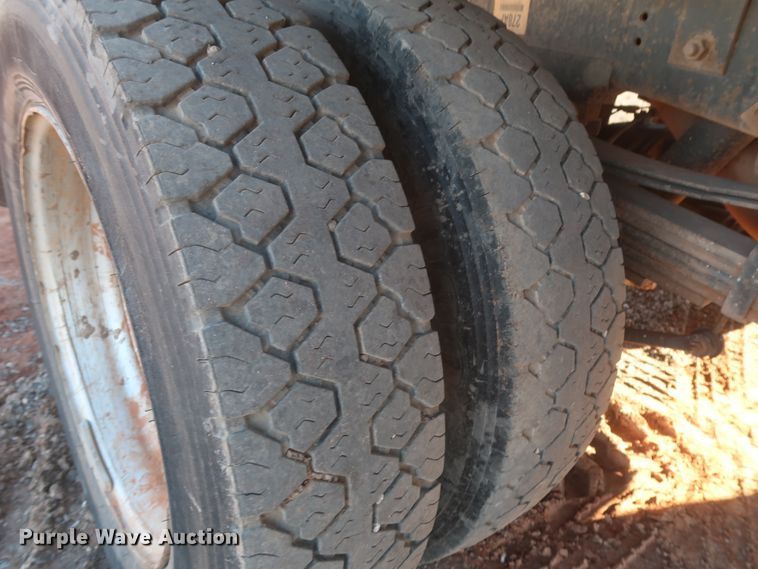 image for item DJ1858 2011 Dodge Ram 5500  flatbed truck