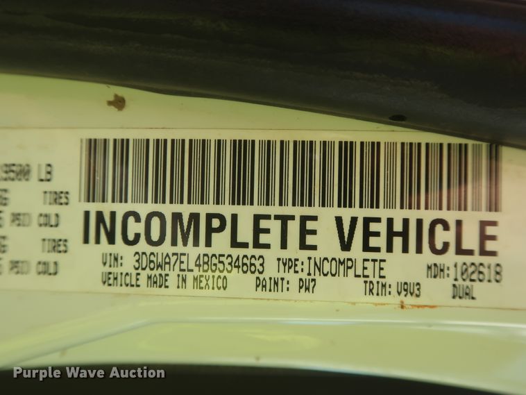 image for item DJ1858 2011 Dodge Ram 5500  flatbed truck