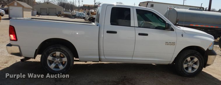 image for item DJ2884 2013 Dodge Ram 1500  Crew Cab pickup truck