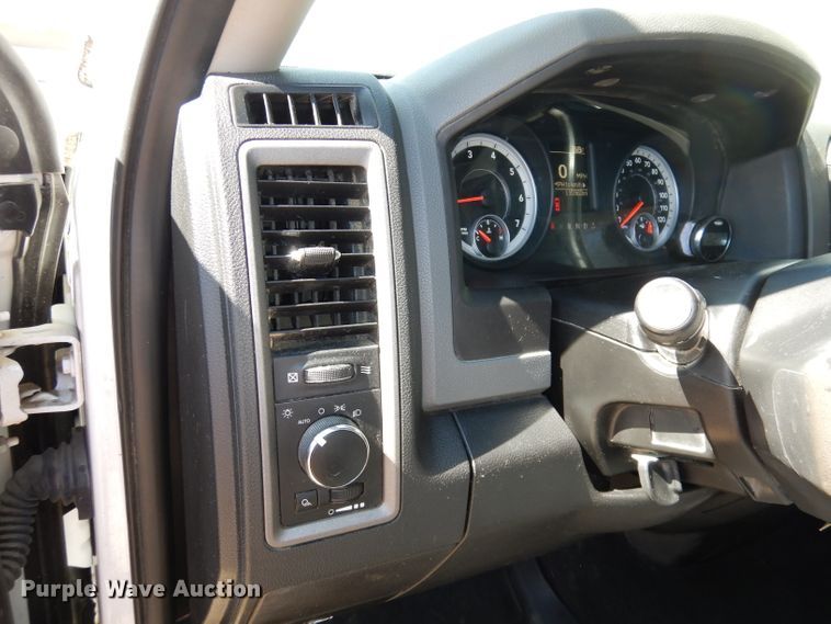 image for item DJ2884 2013 Dodge Ram 1500  Crew Cab pickup truck