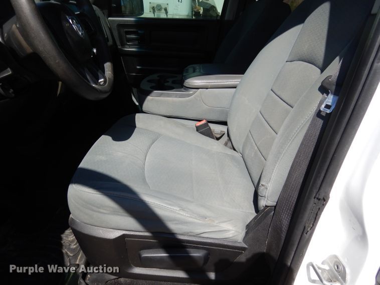 image for item DJ2884 2013 Dodge Ram 1500  Crew Cab pickup truck