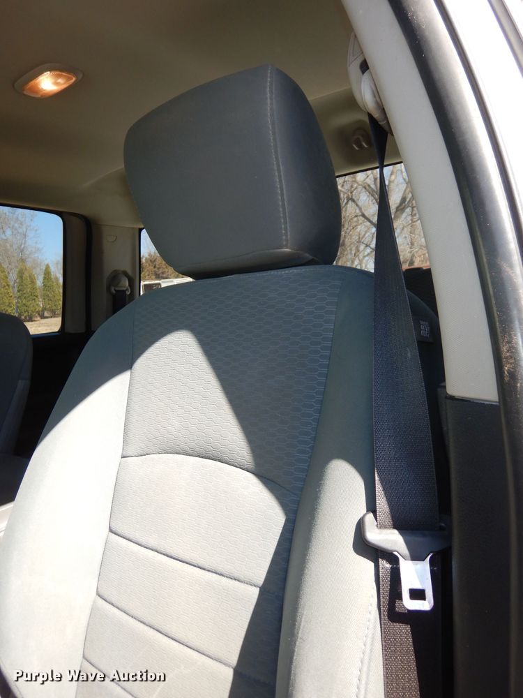 image for item DJ2884 2013 Dodge Ram 1500  Crew Cab pickup truck